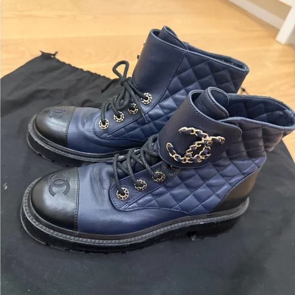 CHANEL Dark Blue and Black Quilted Leather Lace Up Boots - Picture 2 of 9